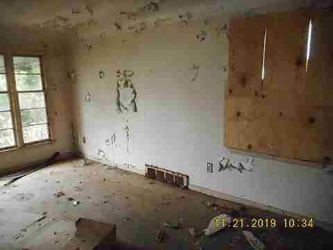 18600 Riverview (18)_m.jpg